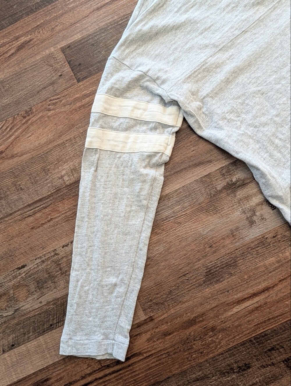Faherty Sunwashed Crew V Neck Long Sleeve Gray Varsity Organic Cotton Shirt Sz S - Picture 13 of 16